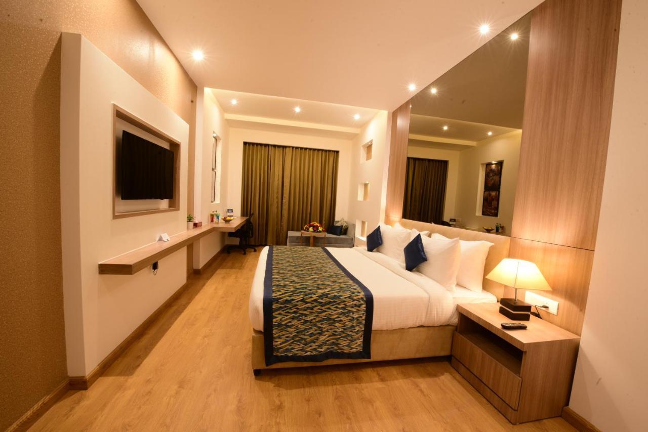 Surestay Plus By Best Western Amritsar Exterior photo